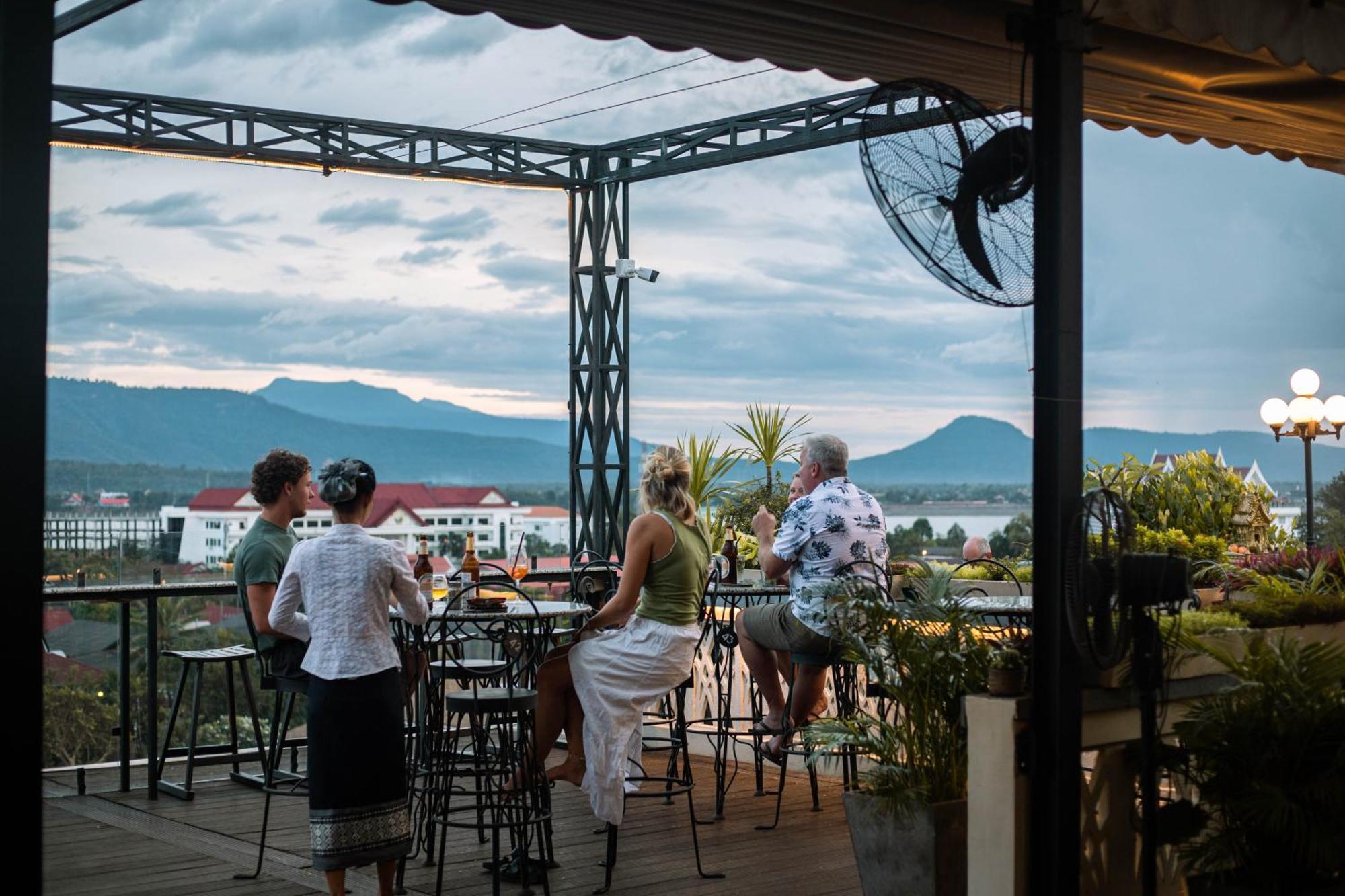 Pakse Hotel & Restaurant Kültér fotó