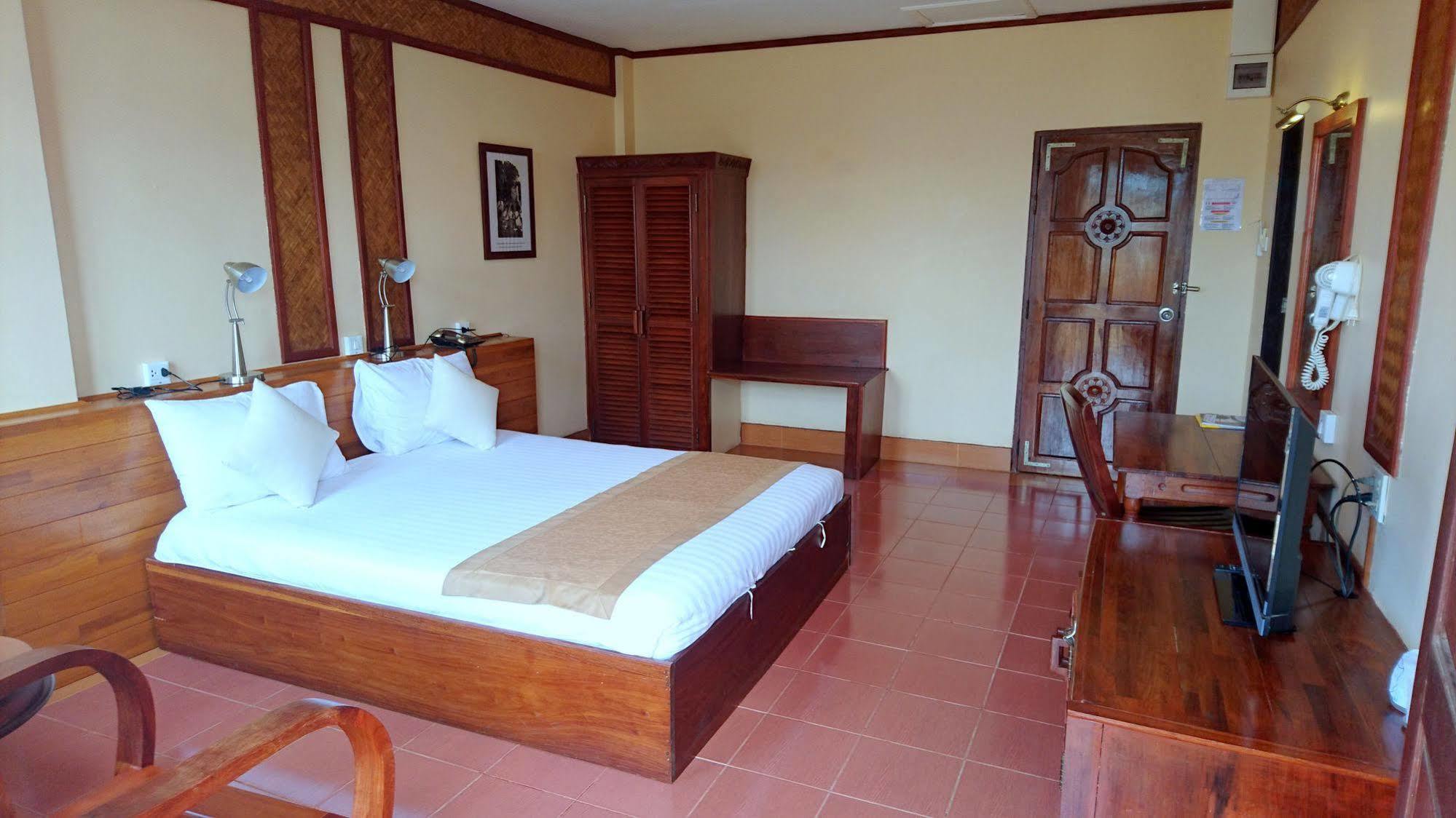 Pakse Hotel & Restaurant Kültér fotó
